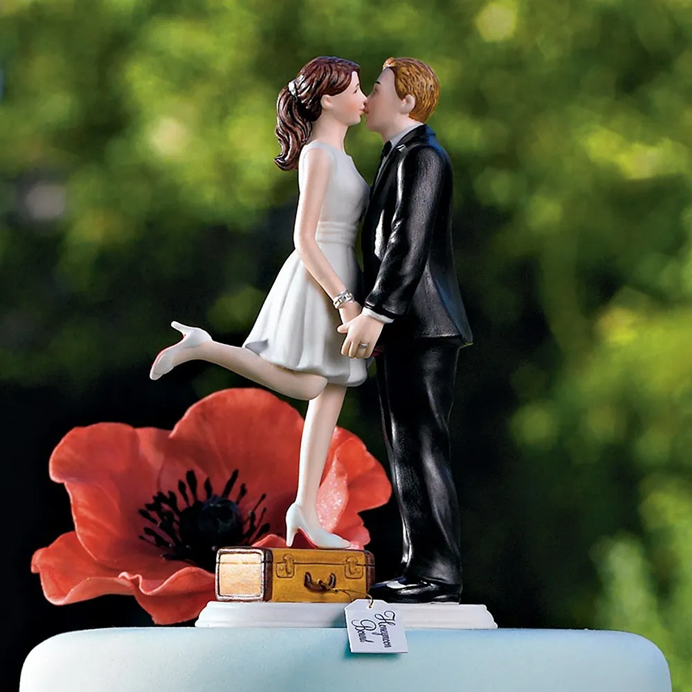 A Kiss and We're Off!" Figurine
