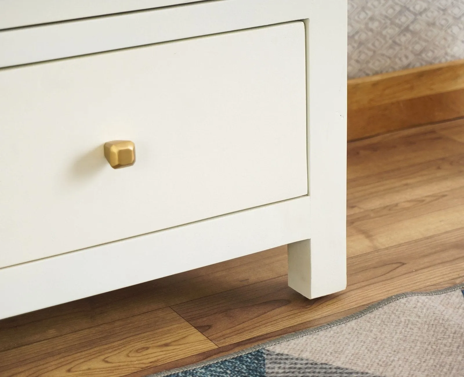 Alexandria Solid Wood Chest of Drawer- Five Drawer