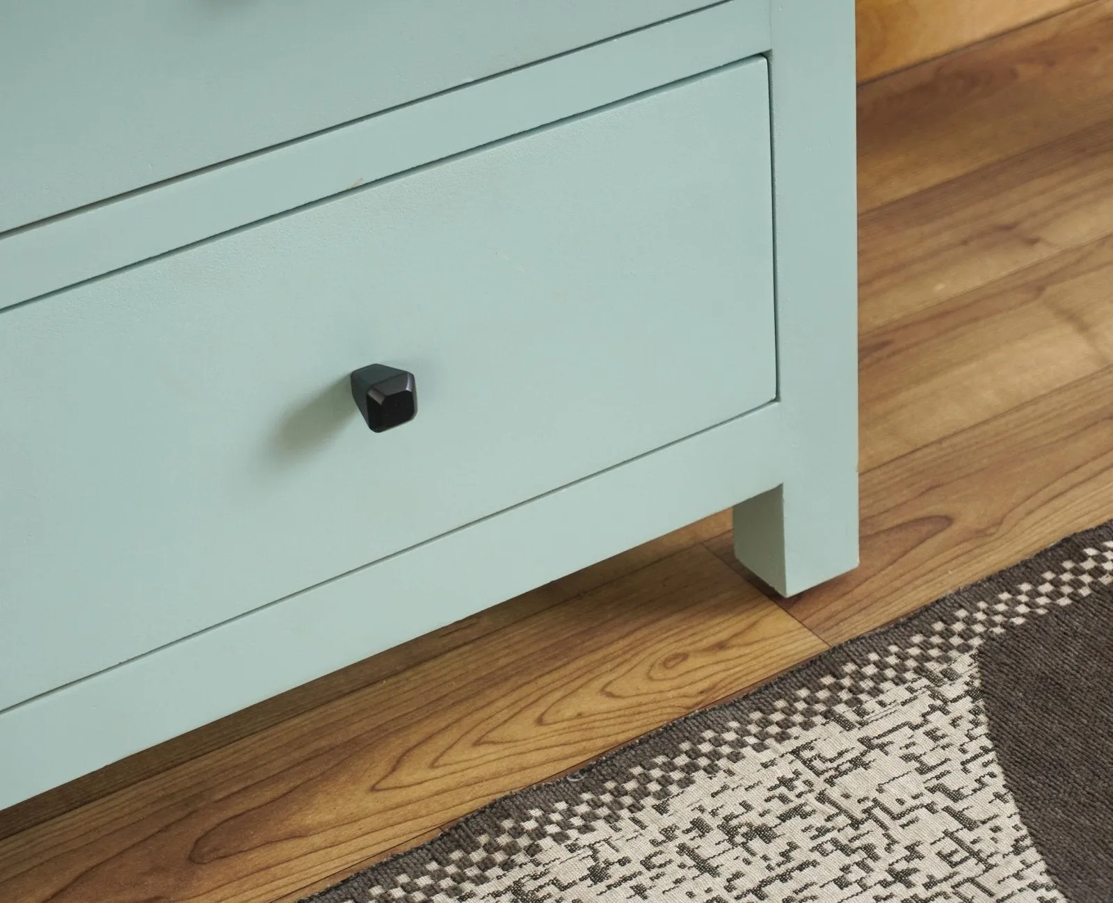 Alexandria Solid Wood Chest of Drawer- Five Drawer