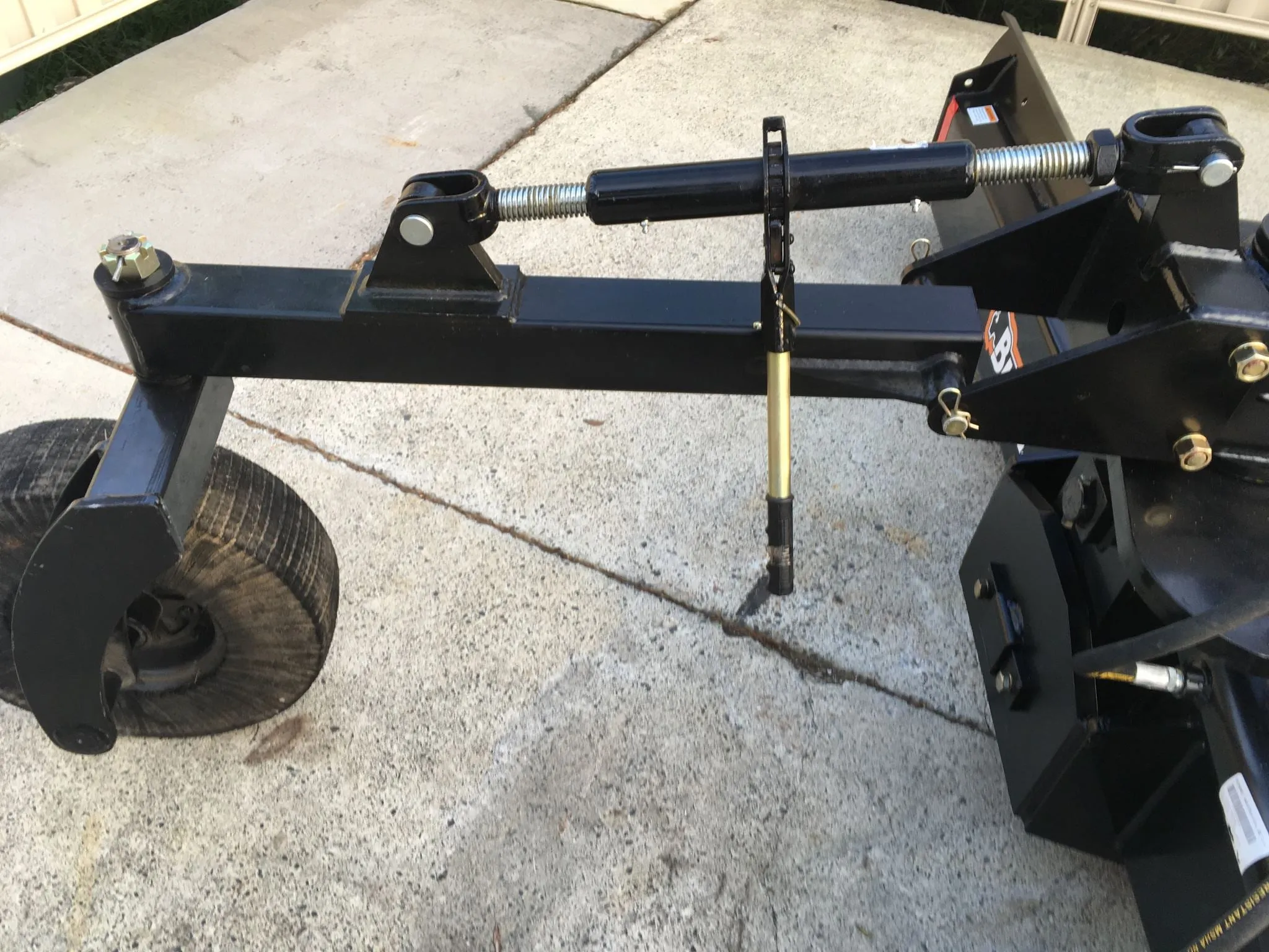 Bison NVHL300 XHD 10ft 160HP Hydraulic Grader Blade with wheel