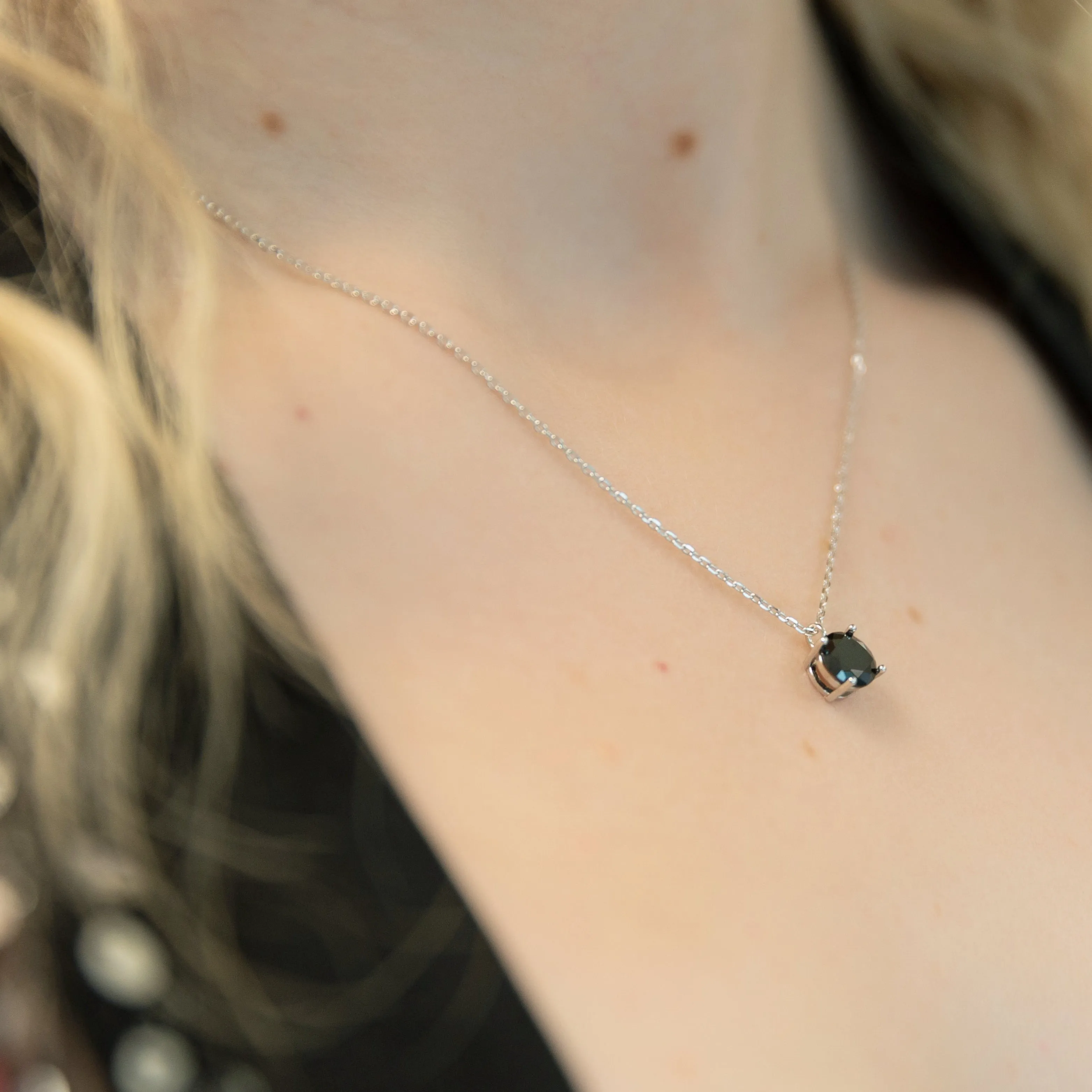 Black Brilliant Round Necklace