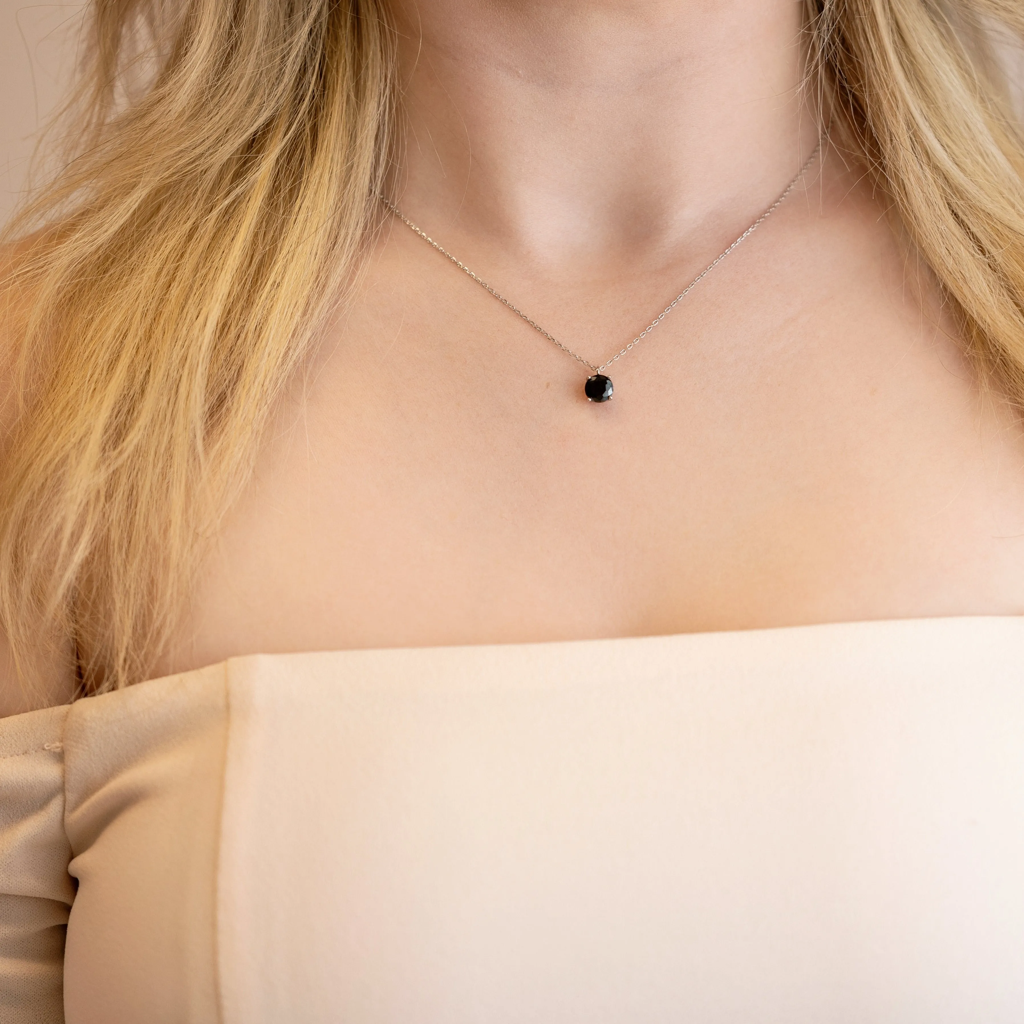 Black Brilliant Round Necklace