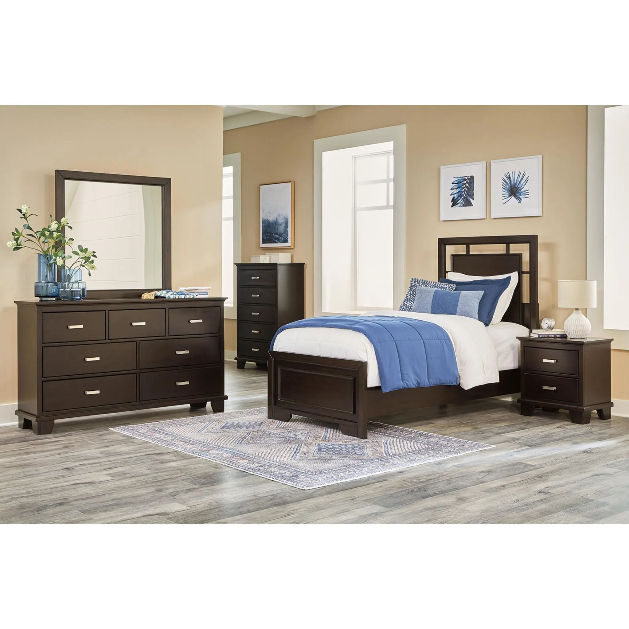 Covetown Chest