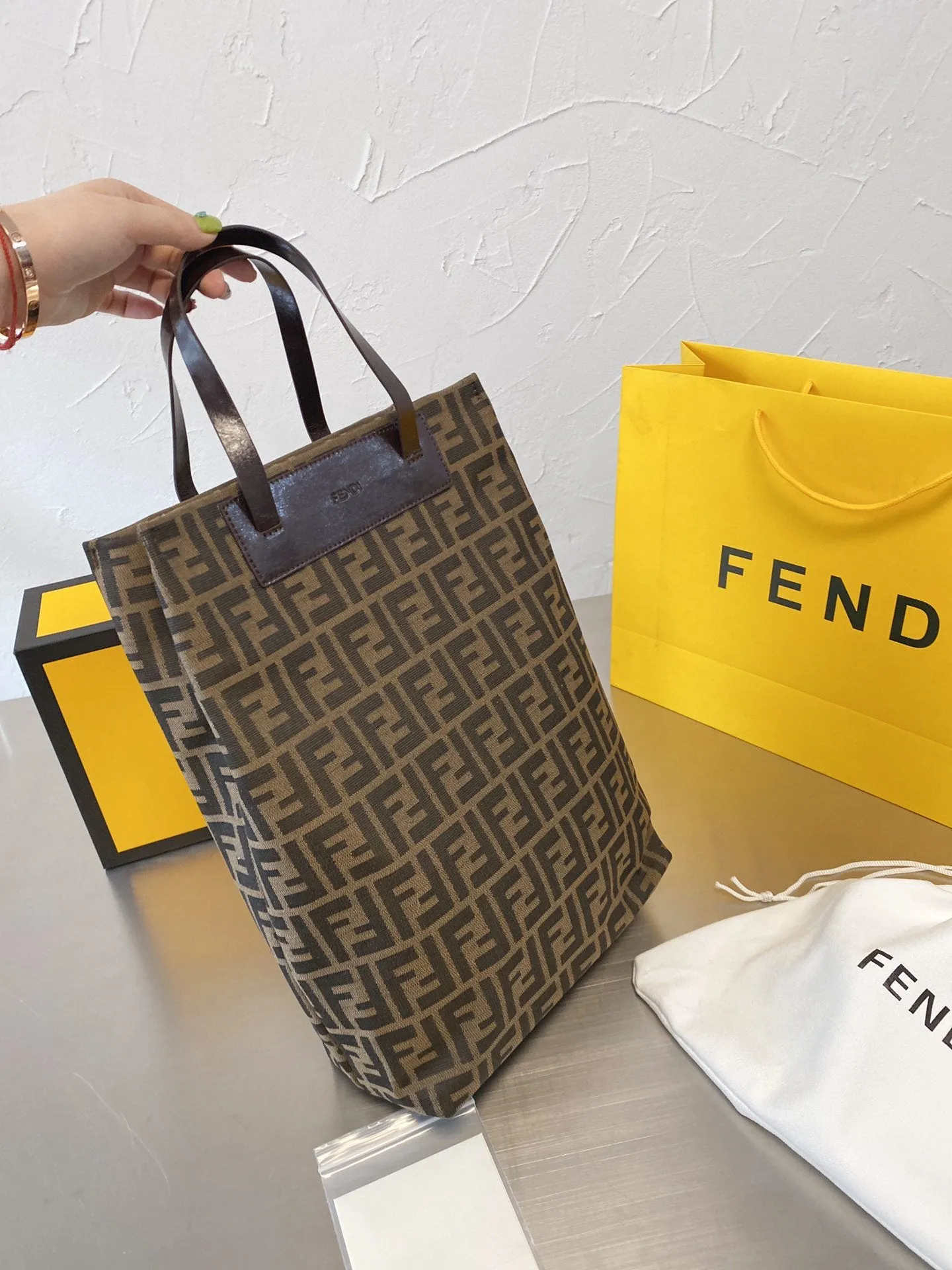 EN   Designer bags by Fendi 142