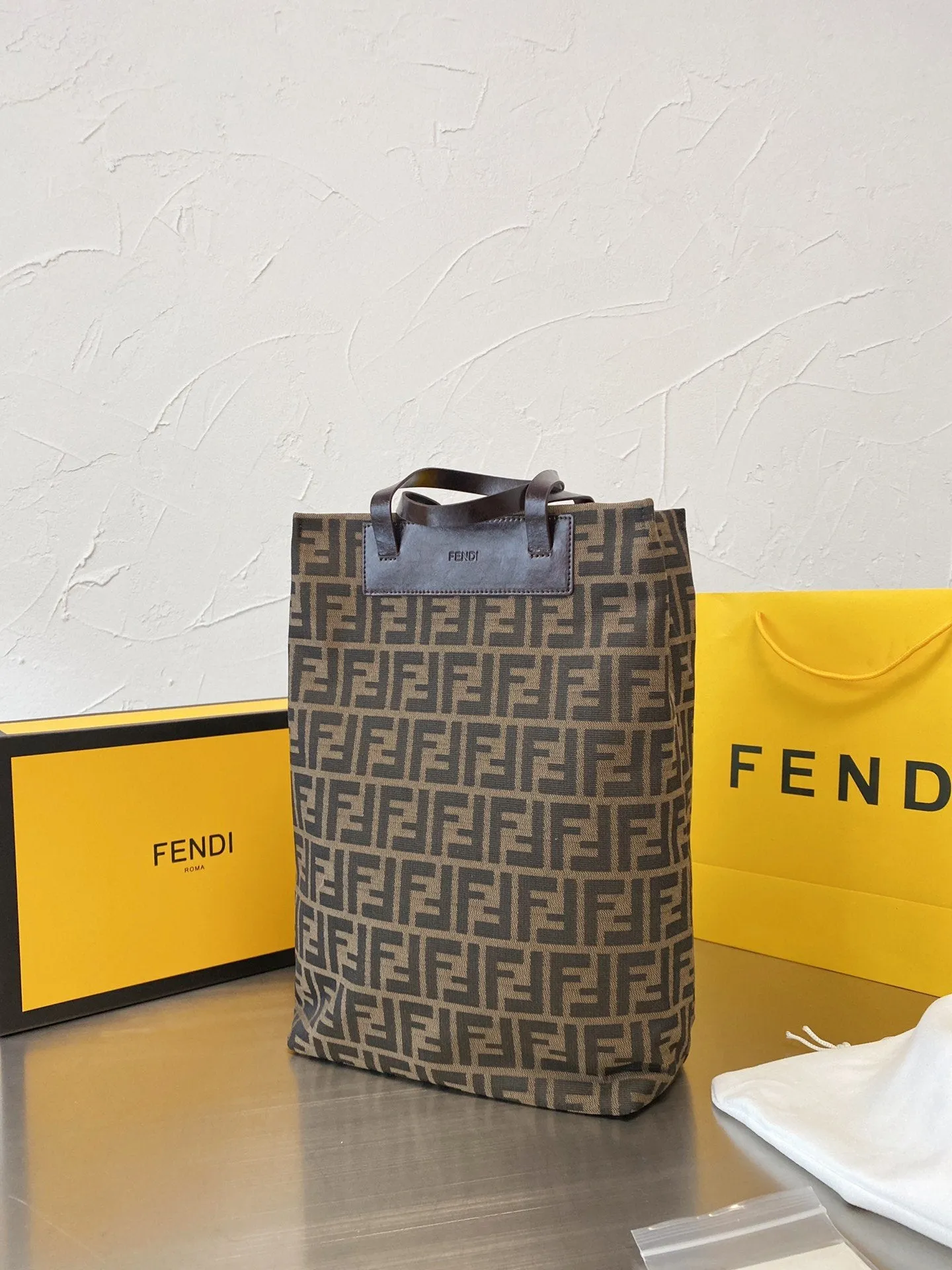 EN   Designer bags by Fendi 142