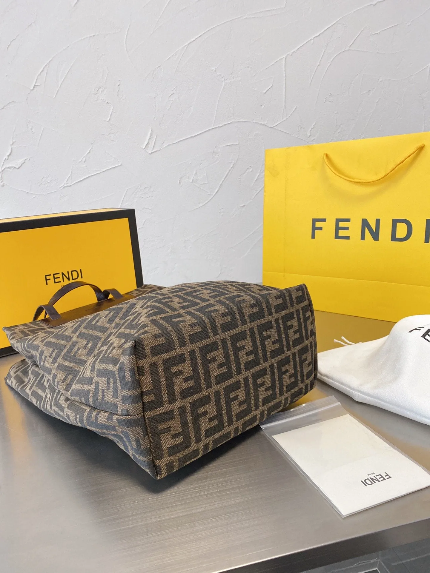 EN   Designer bags by Fendi 142