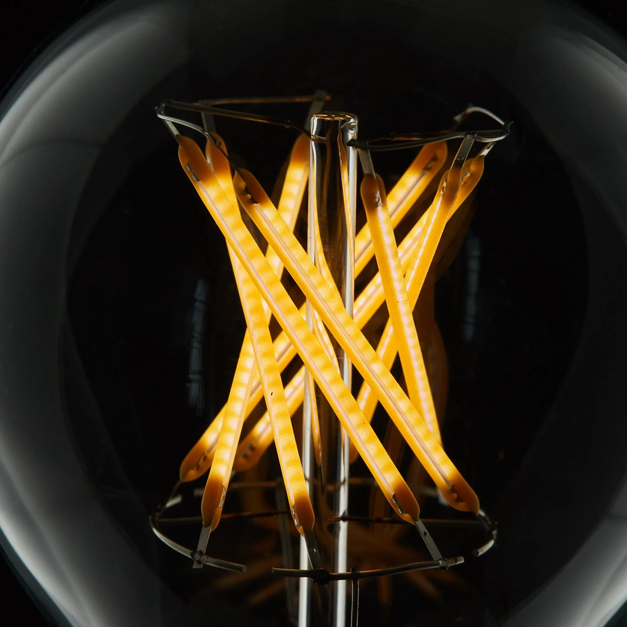 Faye 8W LED Filament Light Bulb