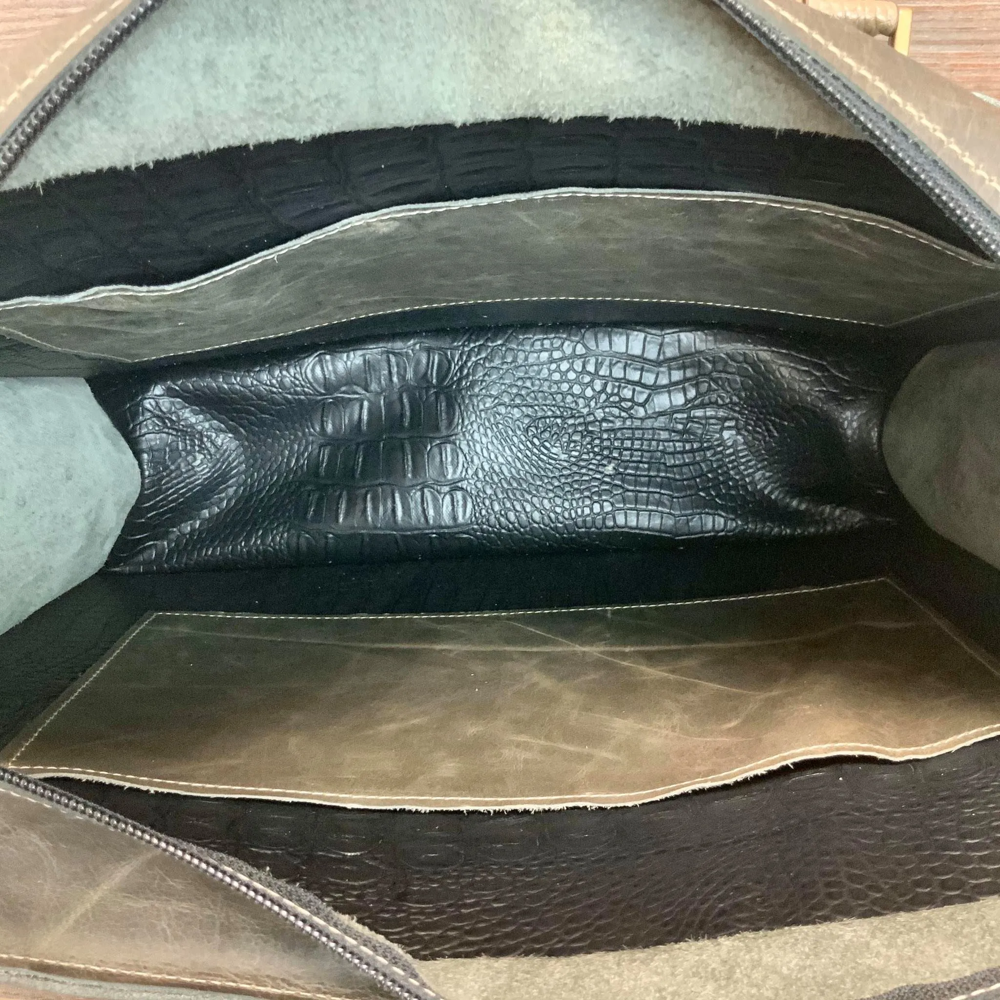 Get Outta Town Hybrid Tote - #17490