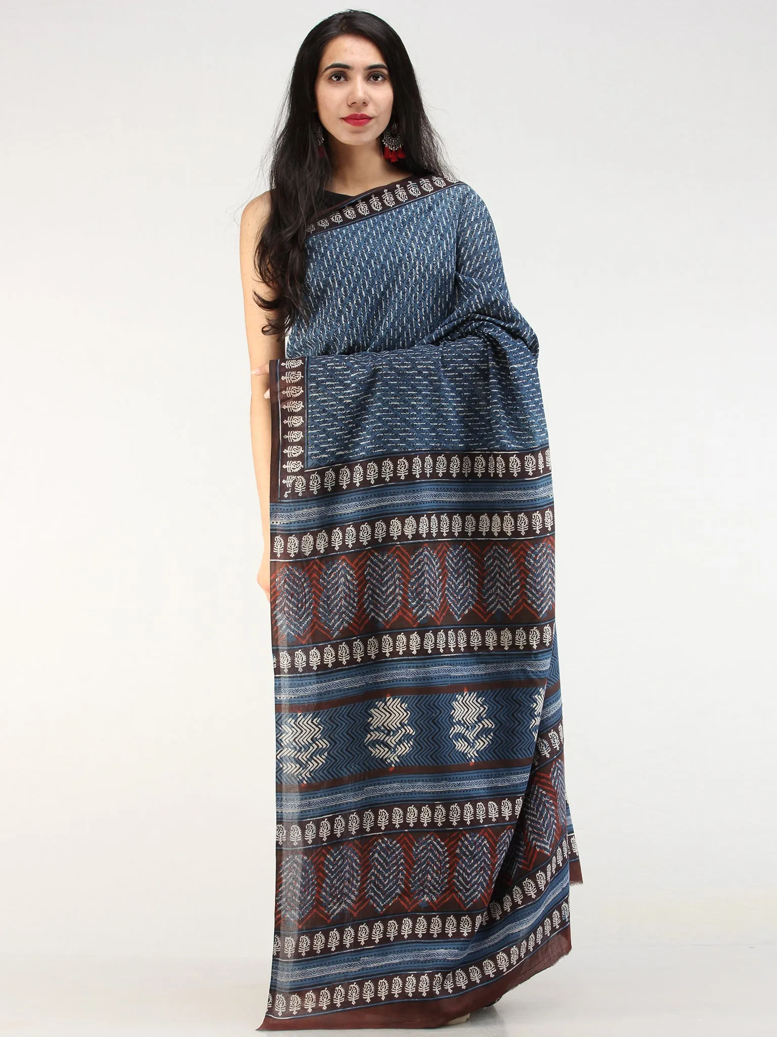 Indigo Offwhite Black Hand Block Printed  Cotton Mul Saree - s031704541