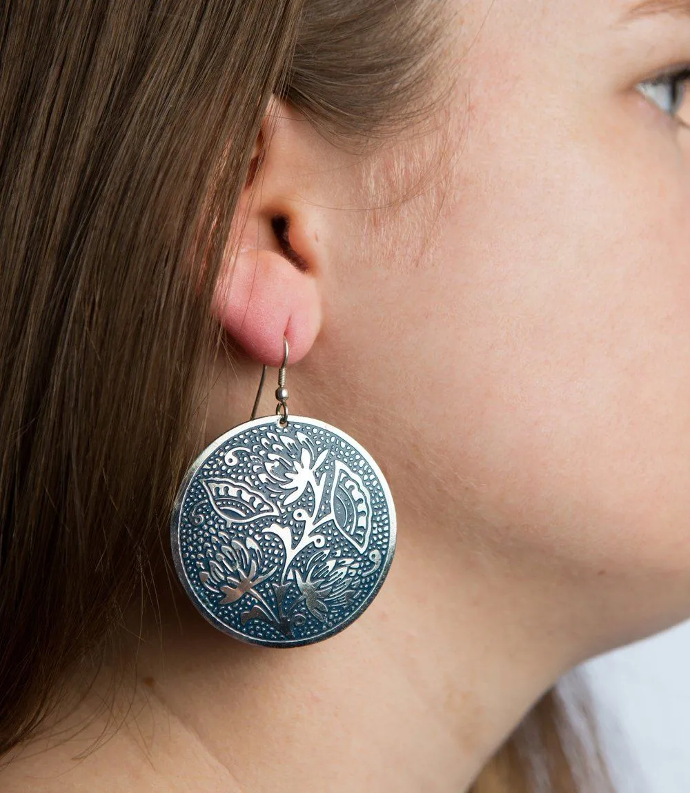 Lightweight Floral Motif Earrings