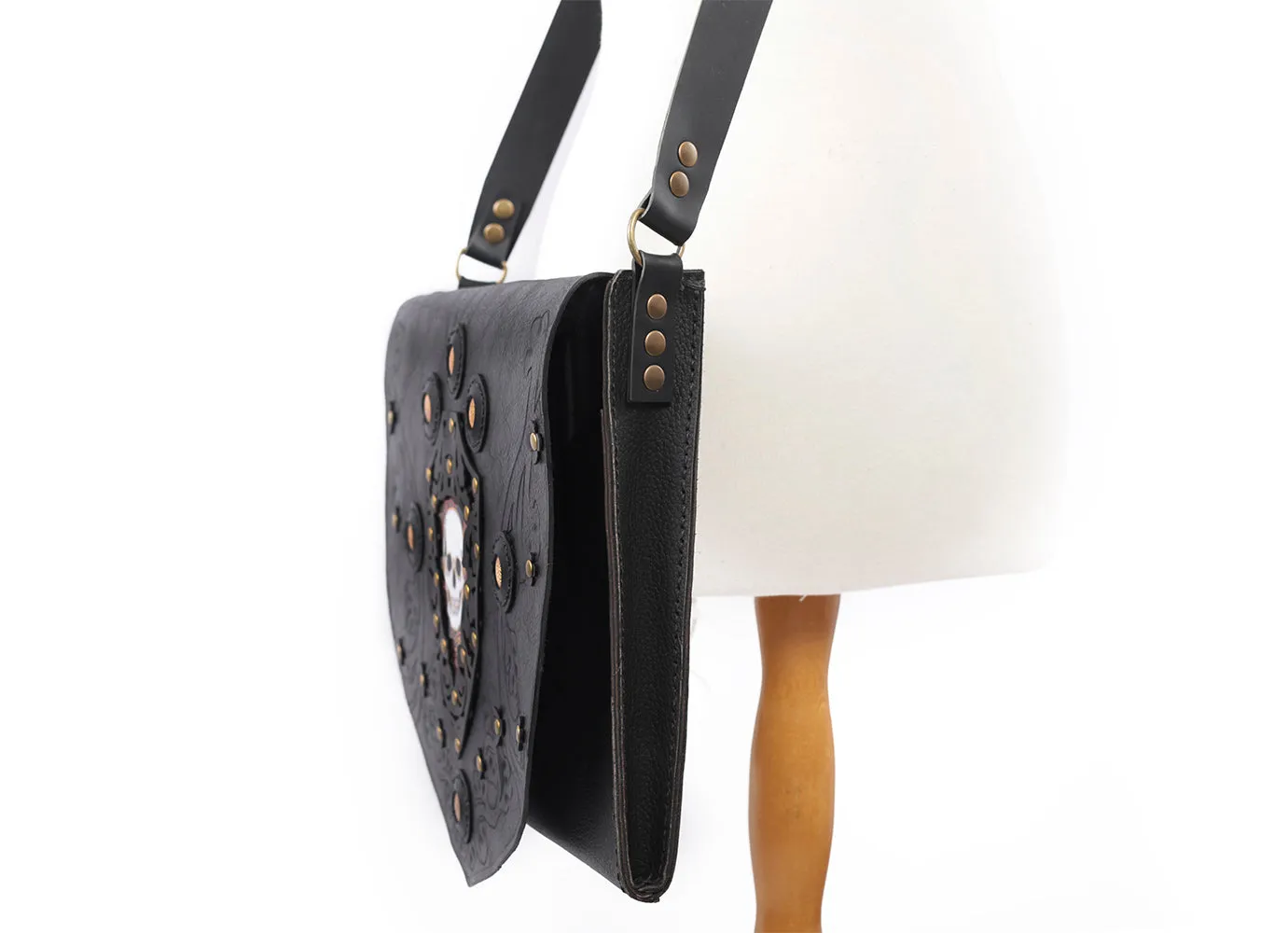 Metal skull messenger bag