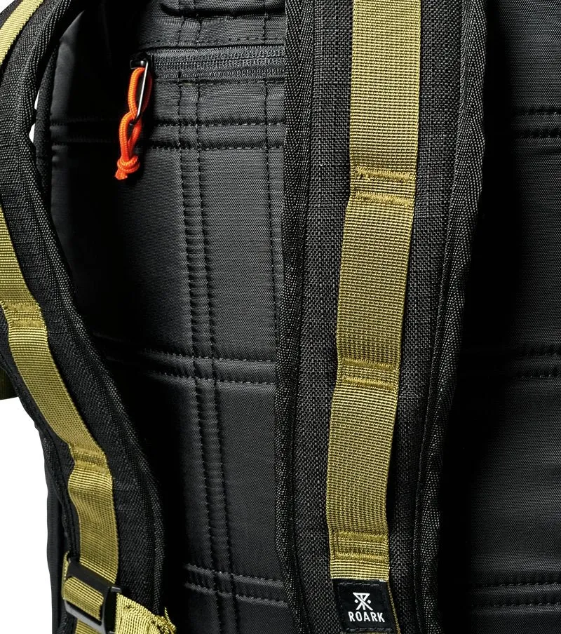 Roark "Passenger 2.0" 27L Bag - Black