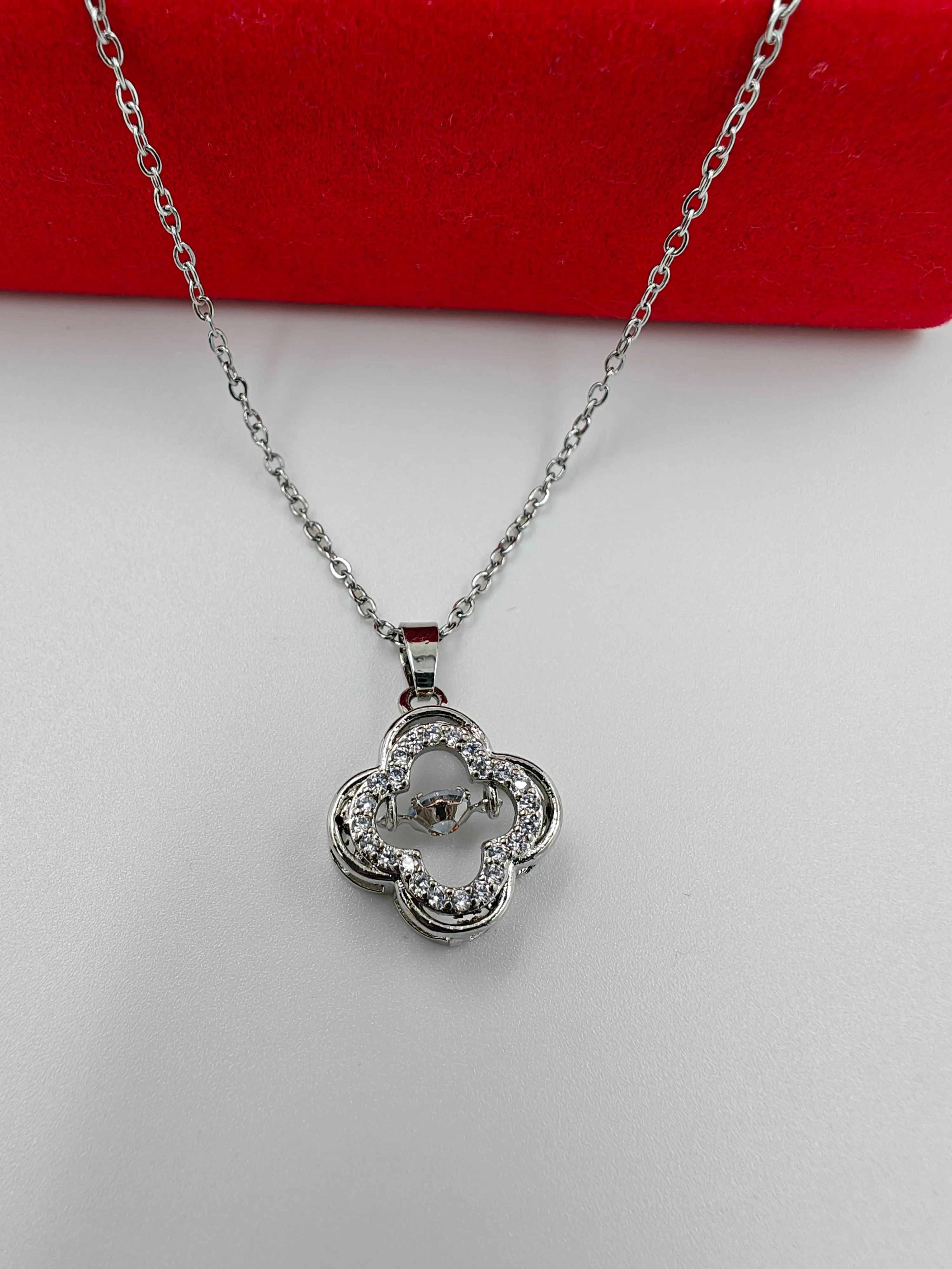 Waterproof Pendant - Celebrity-Inspired Chain for Anti-Tarnish, Everyday Use