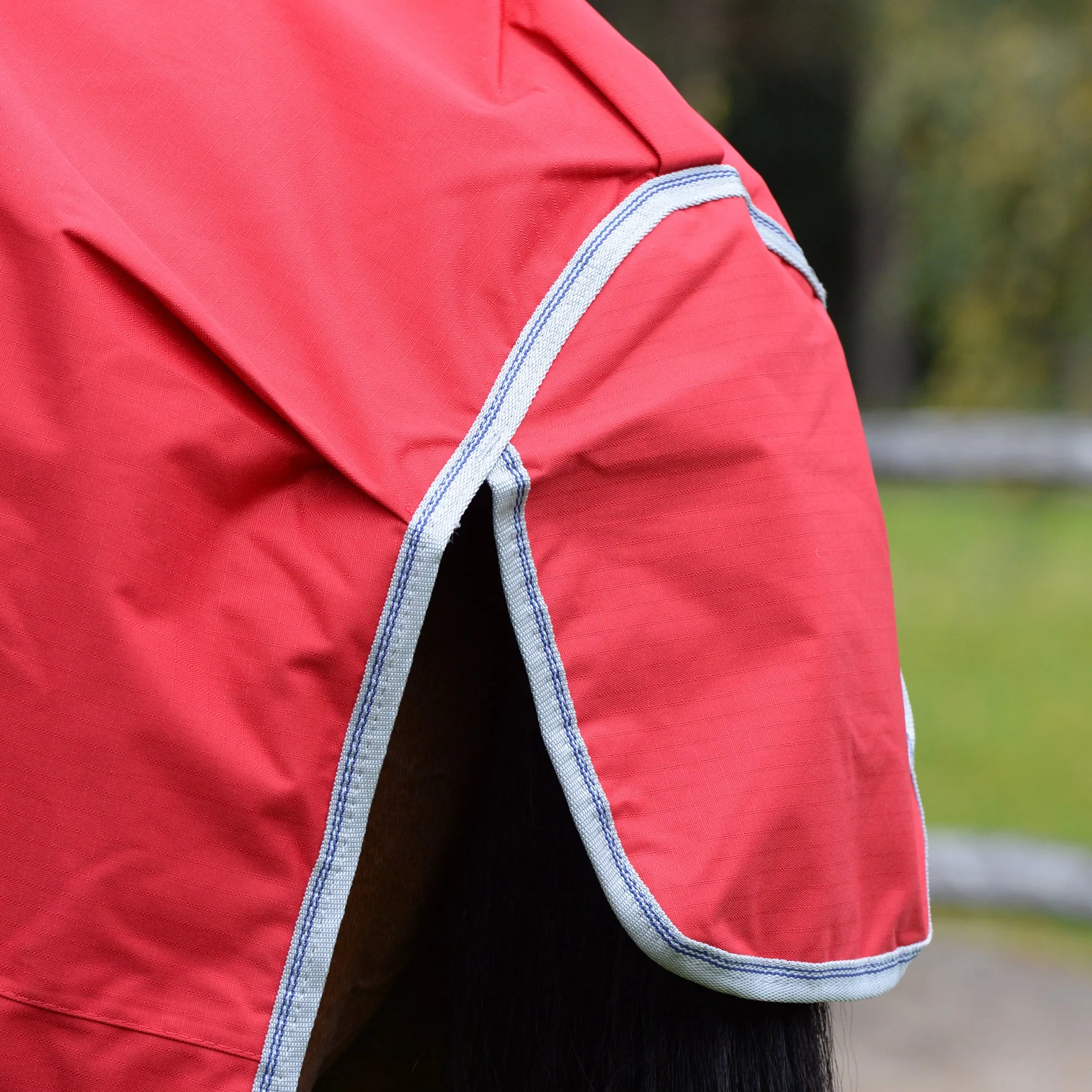 Weatherbeeta Comfitec Classic Combo Neck Medium/Lite Turnout Rug